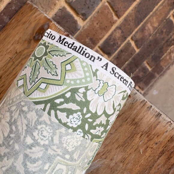 Mark D. Sikes Montecito Medallion Leaf Green Wallpaper 10 Yds New Open Box - Picture 3 of 10